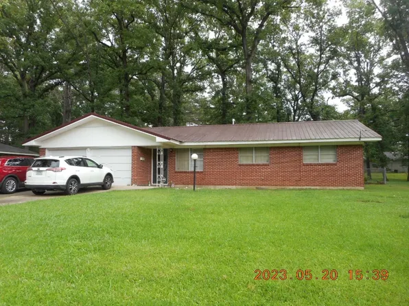 705 5th St NE, Springhill, LA 71075