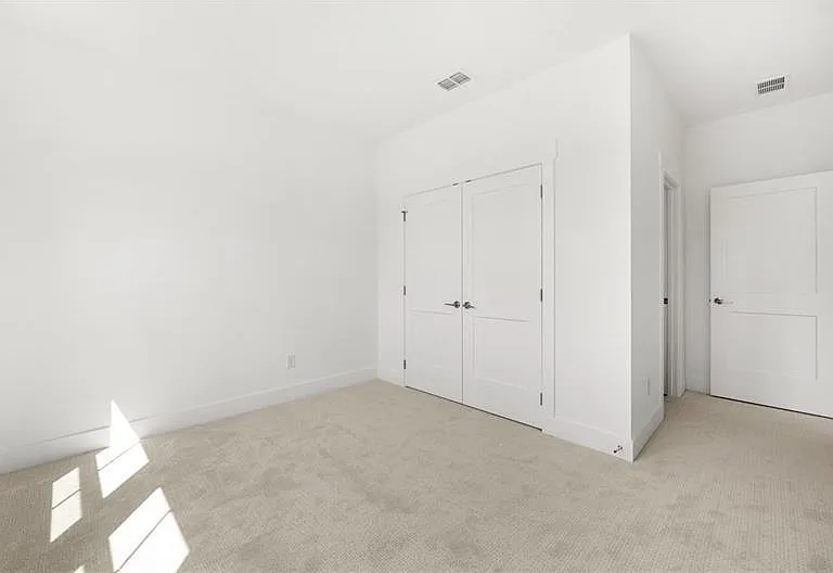 2815 Medford Dr — Photo 36