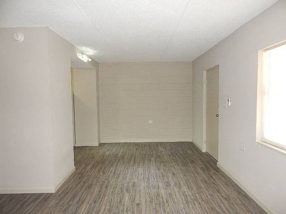 4th image of 100 Brookside Dr #5B