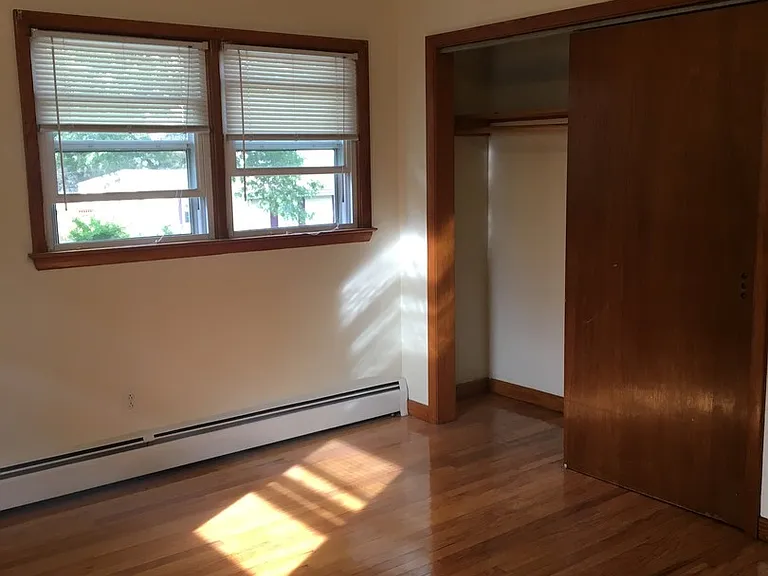 58 Versailles St — Photo 14