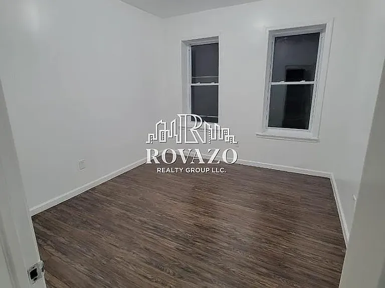 812 Clinton Ave #1R — Photo 4