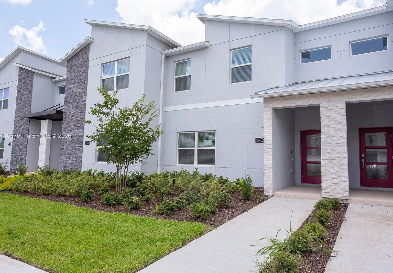 4 bed, 3.0 bath, 1914 sqft, $2,900 — Photo 1