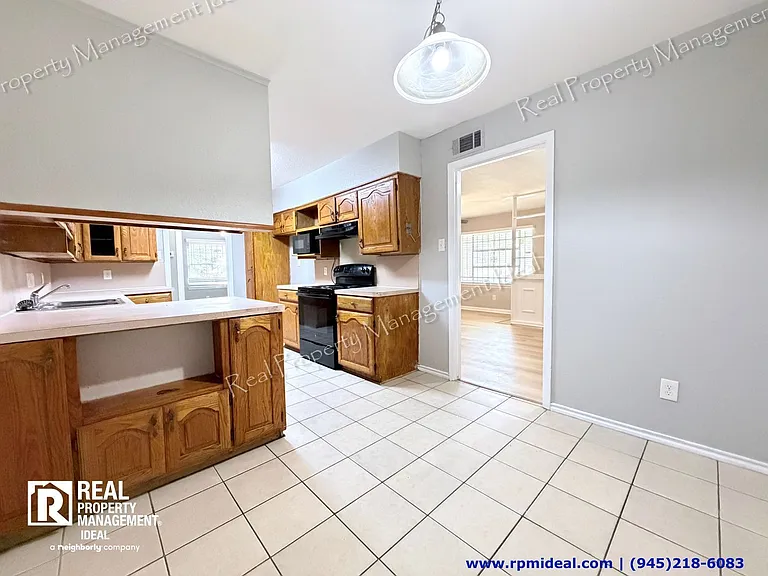 619 Midvale Dr — Photo 9