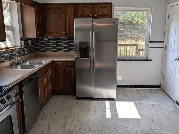4th image of 6407 Orchard Ln