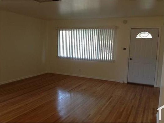 3rd image of 403 W Avenue J9