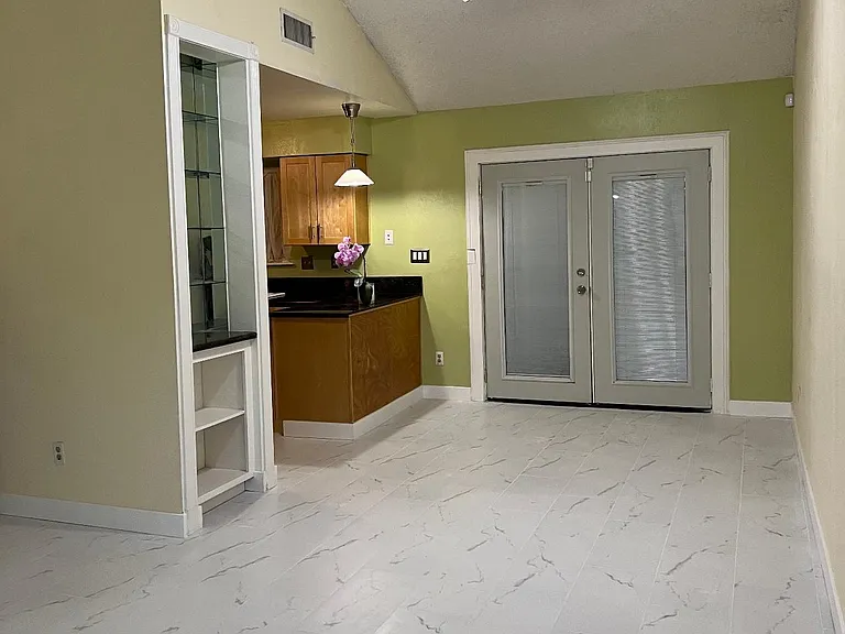 600 New Stine Rd #30 — Photo 13