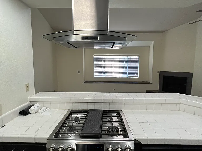 210 E Plymouth St — Photo 5