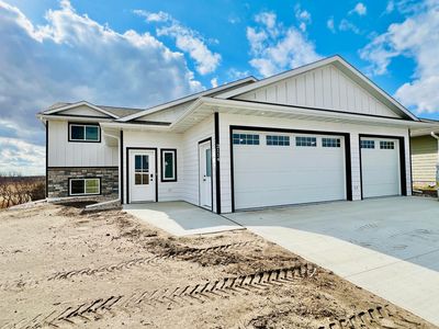2114 Rapid Valley Ave, Brookings, SD, 57006