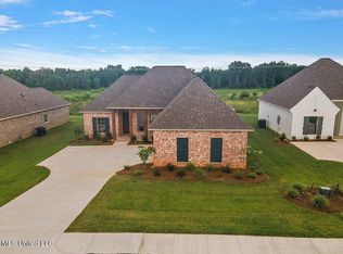 212 Azure Dr, Canton, MS 39046