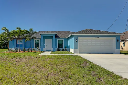 2352 SW Plum Ct Photo 1