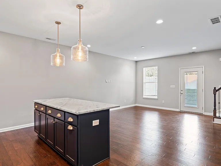4205 Taylor Cove Ct — Photo 8