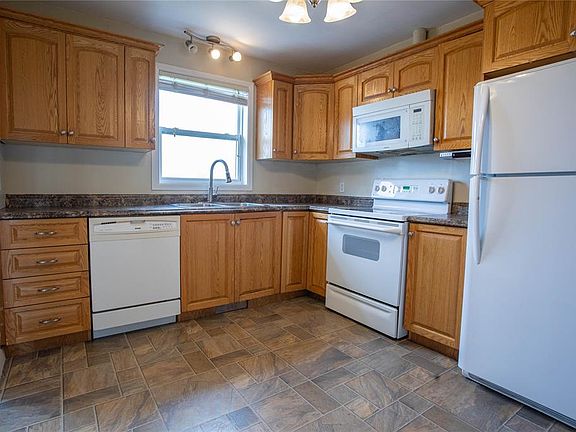 4th image of 112 Crosbie Road