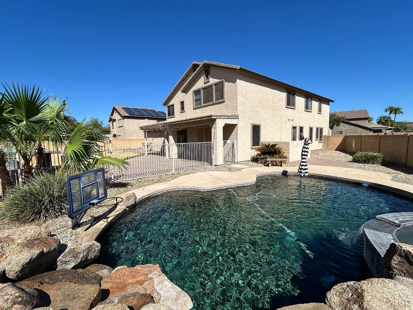 4 bed, 2.5 bath, 3886 sqft, $3,000 — Photo 1