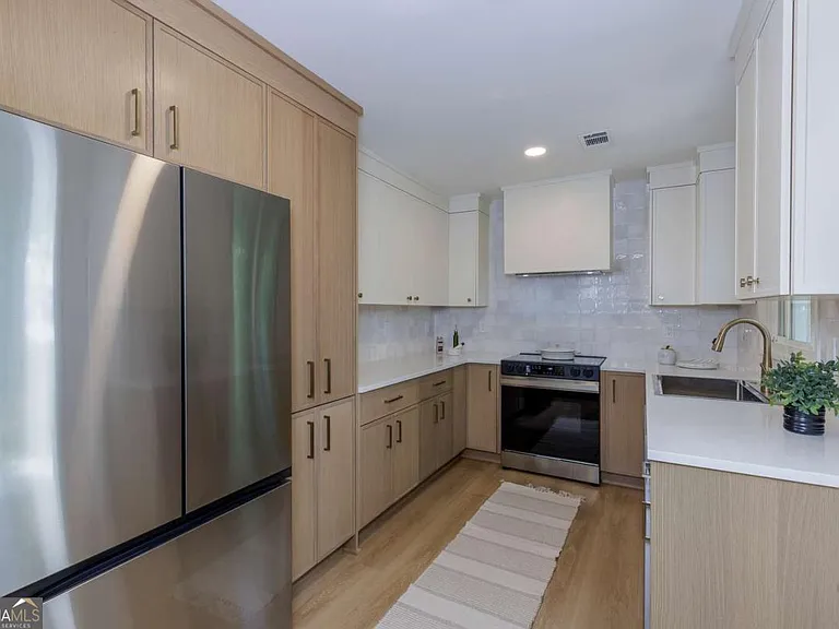 3026 Brook Dr — Photo 12