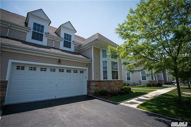 1st image of 17 Emilie Dr
