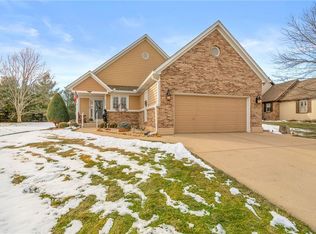 13652 Belinder Rd, Leawood, KS 66224