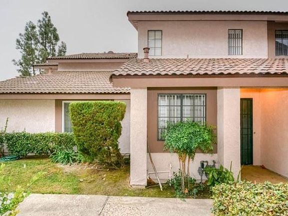 4th image of 1015 Carmel Cir