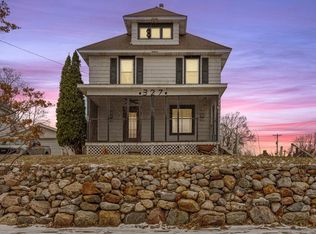 327 9th St NW, Faribault, MN 55021