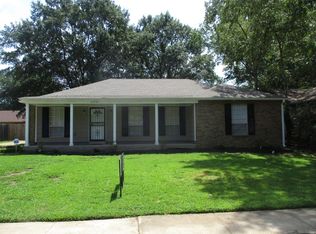 6041 Fox Ridge Dr, Memphis, TN 38115