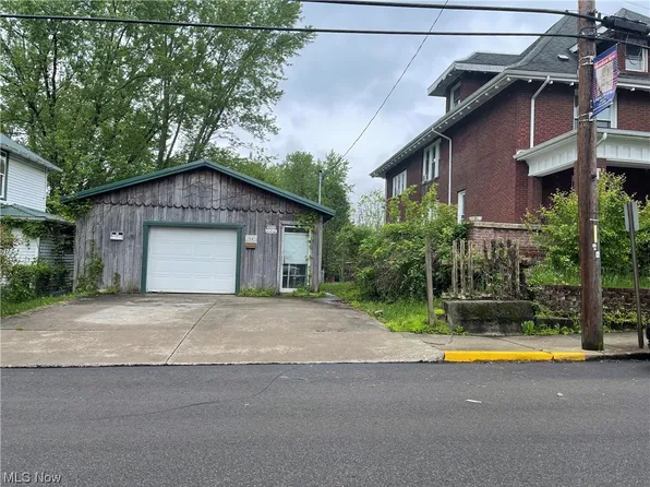 160 W Main St, Crooksville, OH 43731