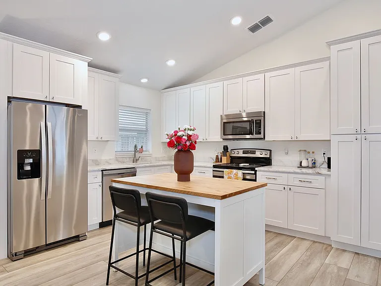 765 Hendrix Ave — Photo 8