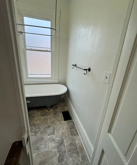 1044 Rosemont Ave — Photo 4
