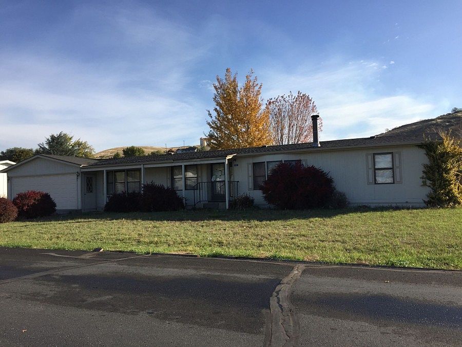 2nd image of 121 Four Hills Dr