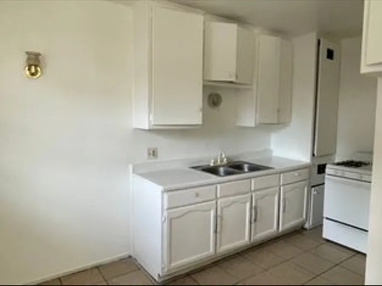 18151 Roscoe Blvd #G — Photo 1