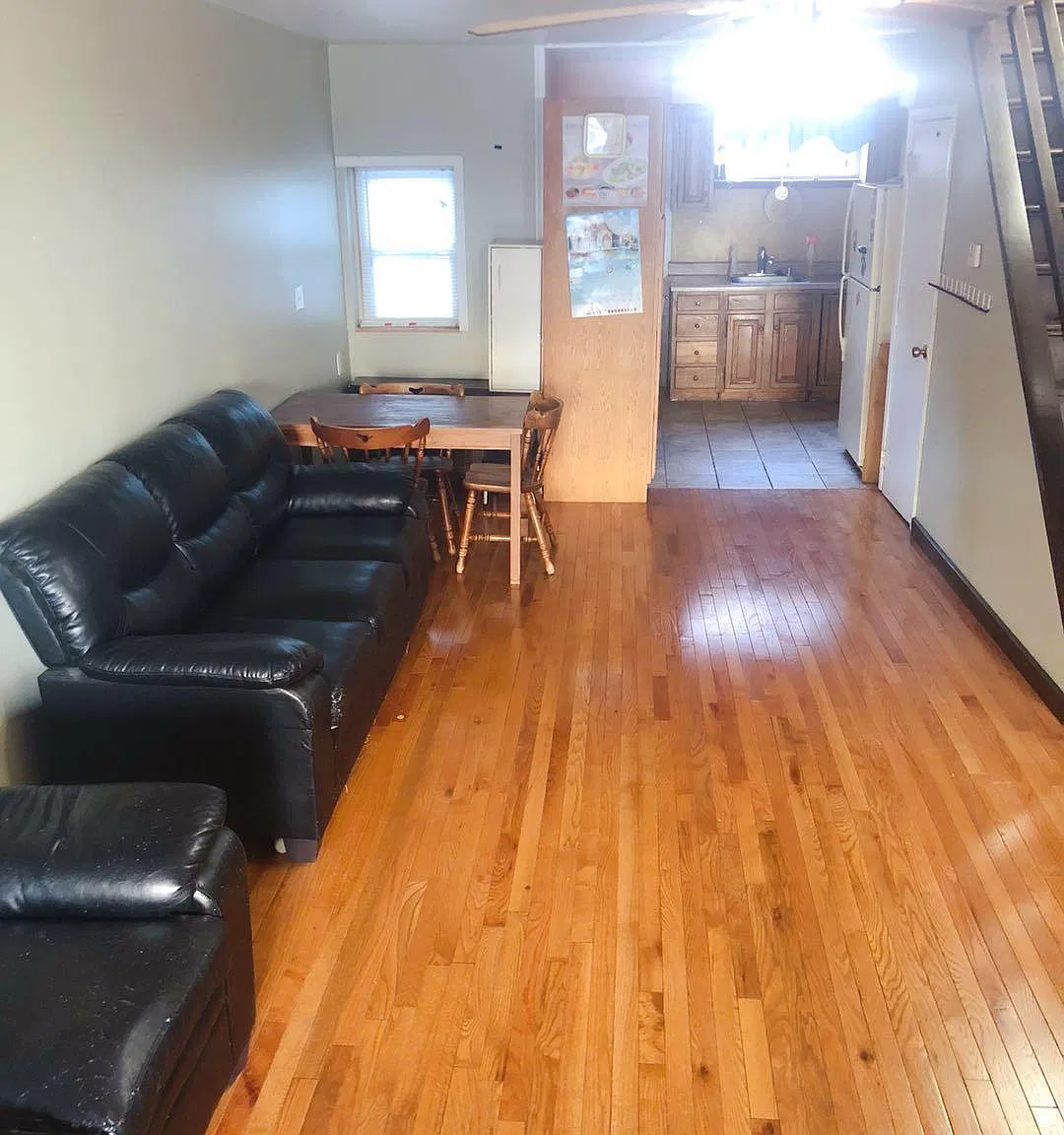 3 bed, 1.5 bath, 1000 sqft, $1,550 — Photo 1
