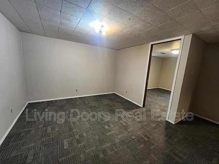 3910 N 12th St — Photo 18