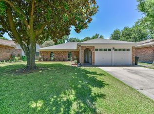 15914 La Avenida Dr, Houston, TX 77062