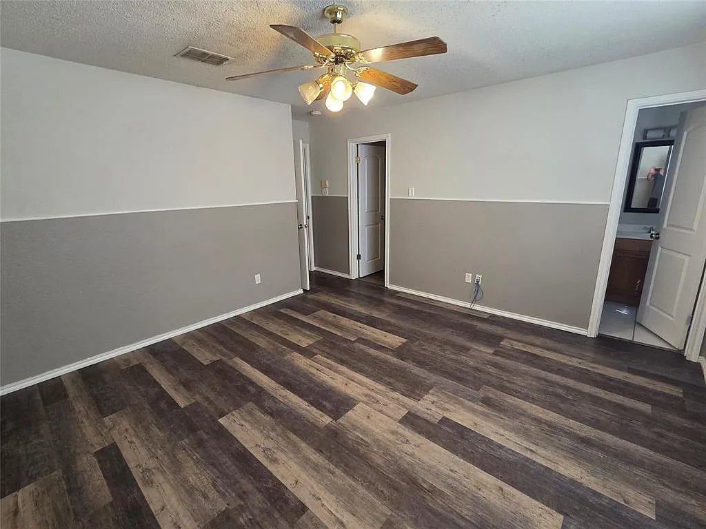 3 bed, 2.0 bath, 1400 sqft, $1,900 — Photo 3