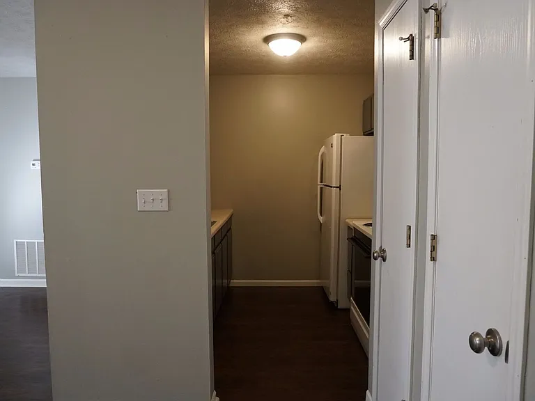 518 Jefferson St — Photo 14