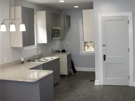 4th image of 3854 N Winthrop Ave
