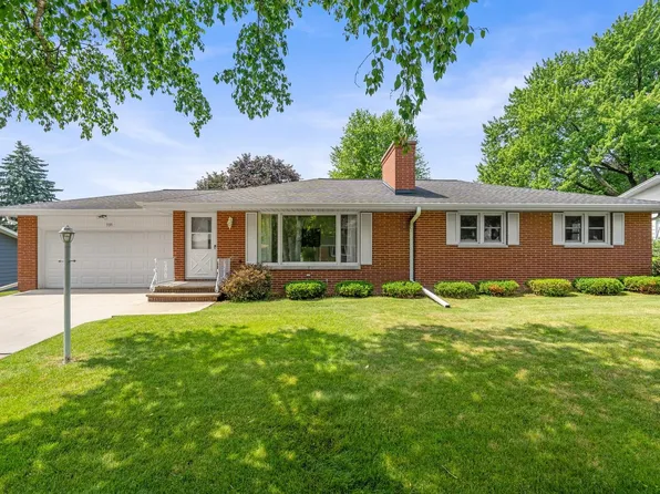 935 Marvelle Ln, Green Bay, WI 54304