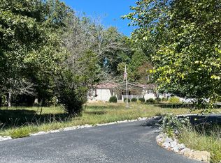 109 Red Wing Rd, Deer Lodge, TN 37726