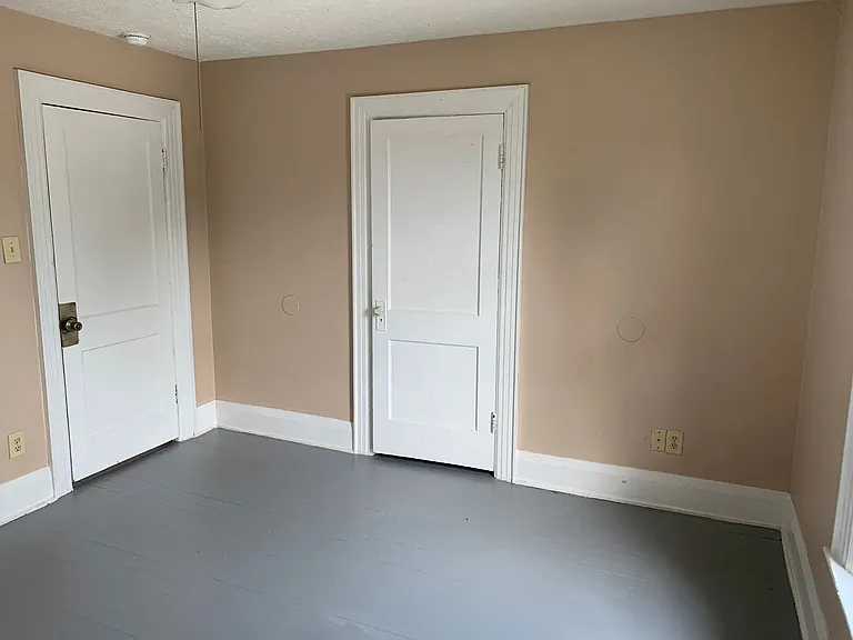 1110 Laird Ave — Photo 12