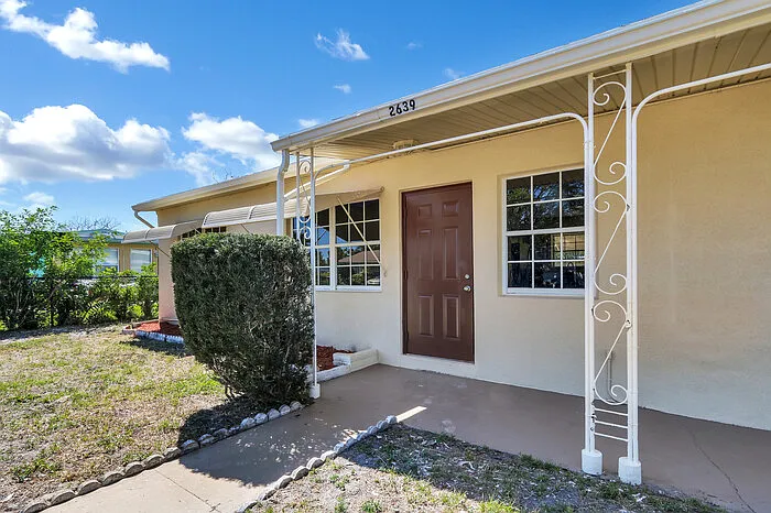 2639 NE 4th Ct — Photo 3
