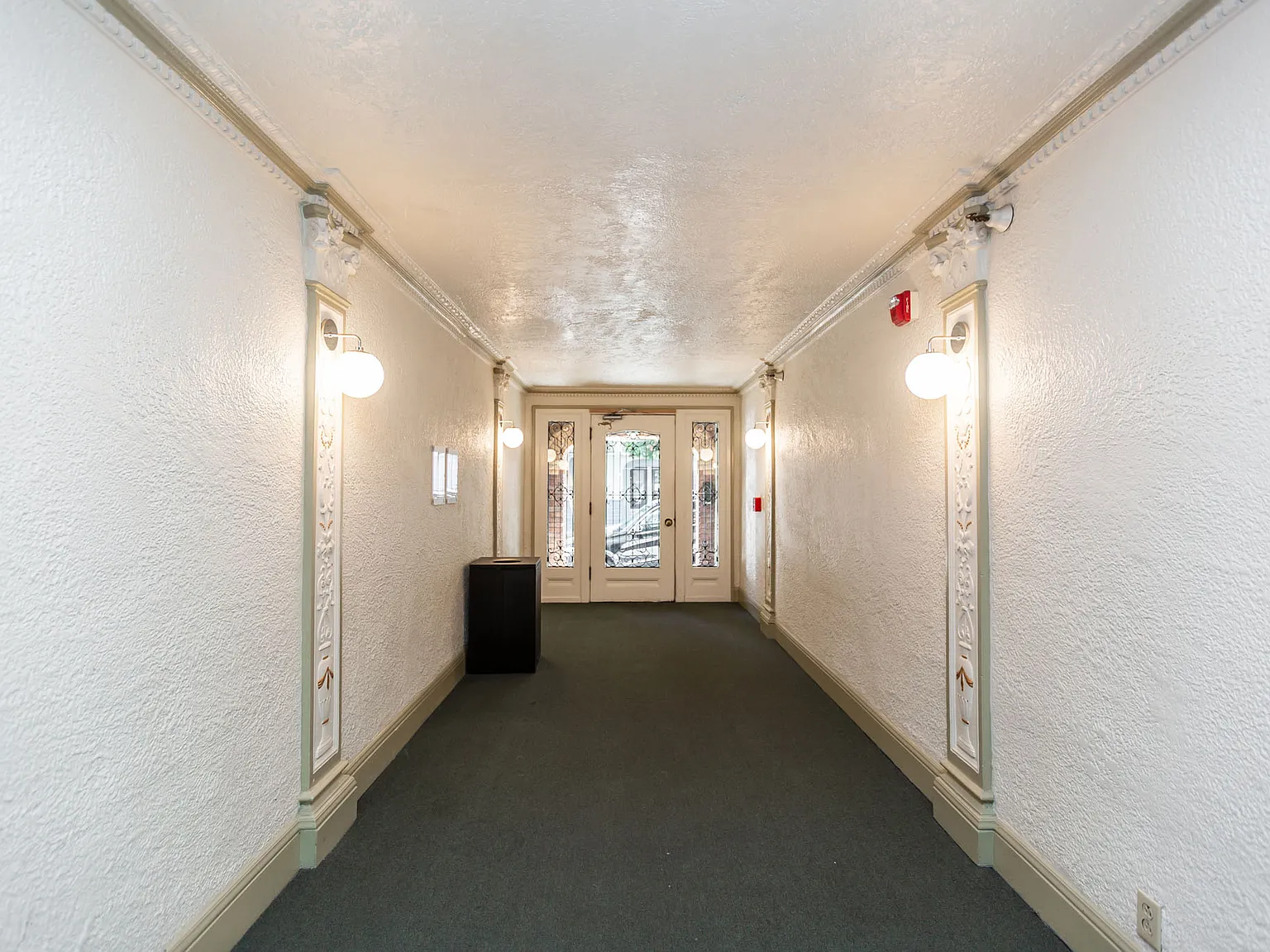 1610 Golden Gate — Photo 3