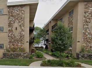 6867 N Overhill Ave APT 1C, Chicago, IL 60631