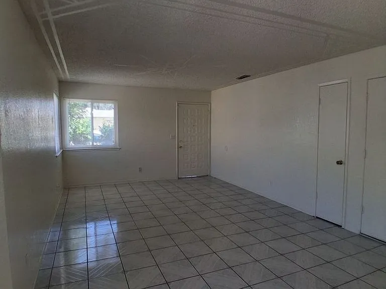 5083 W Ashcroft Ave — Photo 5