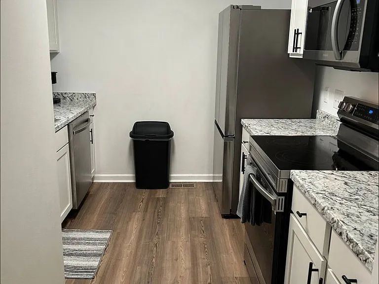 5410 Albemarle Rd — Photo 9
