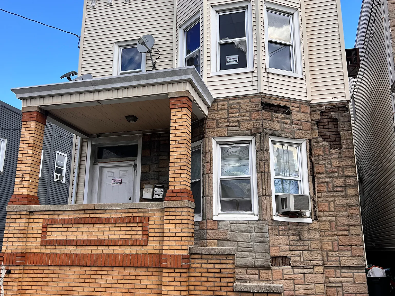 2 bed, $2,400 — Photo 1