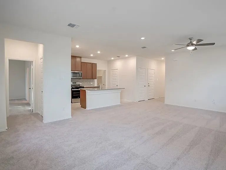 1625 Garlock Dr — Photo 3
