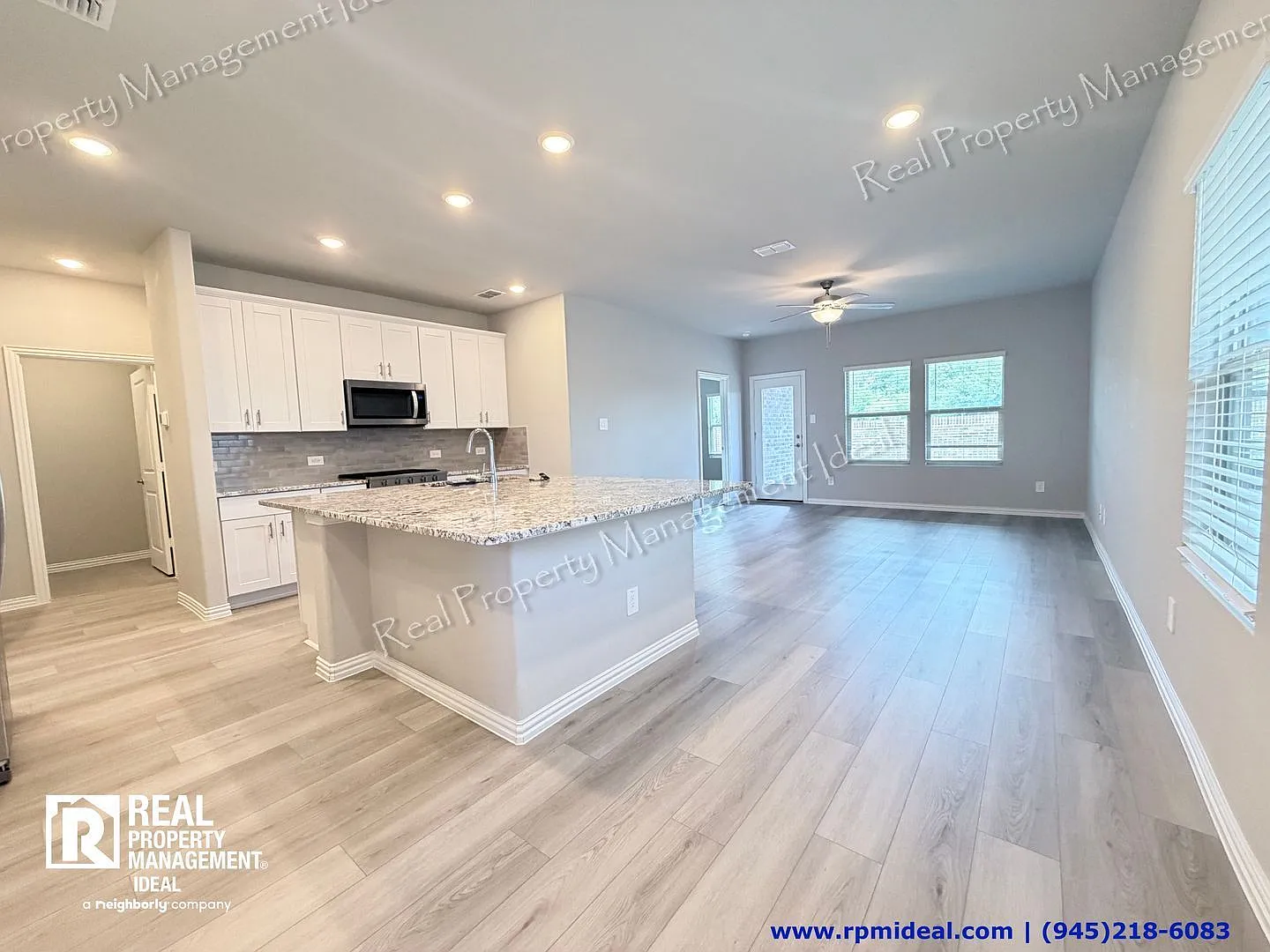 3 bed, 2.0 bath, 1318 sqft, $2,145 — Photo 4
