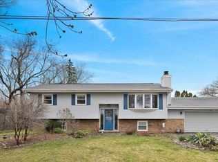 1506 Sunnyside Dr, Johnsburg, IL 60051