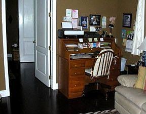 4th image of 15058 Chamberlain Blvd