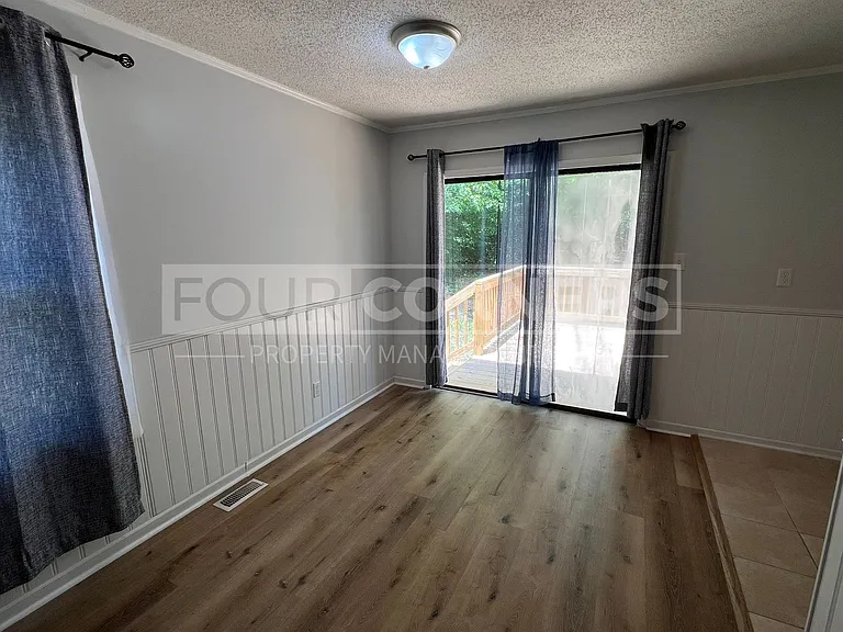 1409 Waterloo Dr — Photo 3
