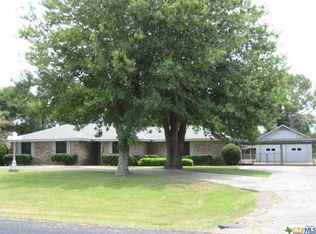 806 Mead Rd, Victoria, TX 77904