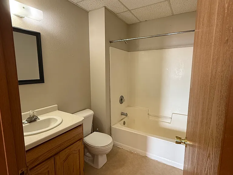 509 1/2 Sinclair Lewis Ave #8 — Photo 3